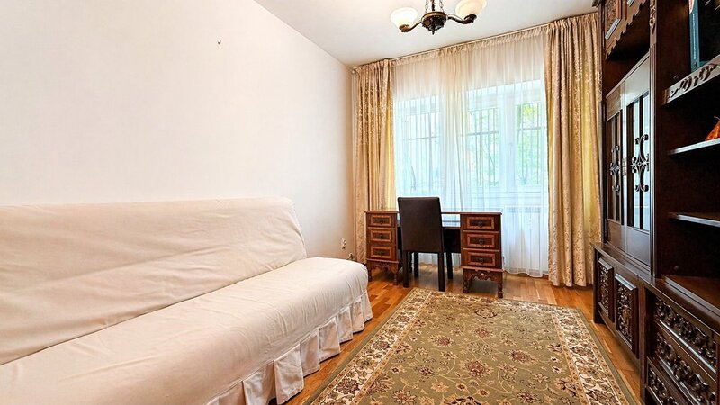 Doamna Ghica apartament 3 camere acces direct Parc Plumbuita, renovat