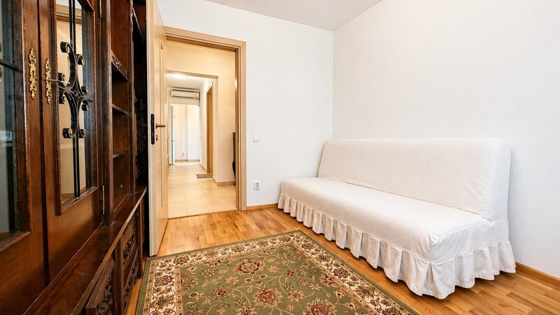 Doamna Ghica apartament 3 camere acces direct Parc Plumbuita, renovat