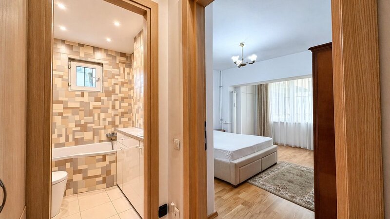 Doamna Ghica apartament 3 camere acces direct Parc Plumbuita, renovat