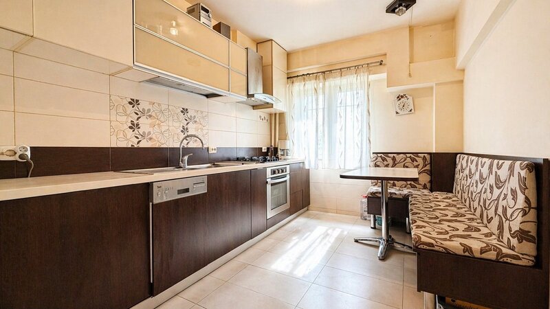 Doamna Ghica apartament 3 camere acces direct Parc Plumbuita, renovat